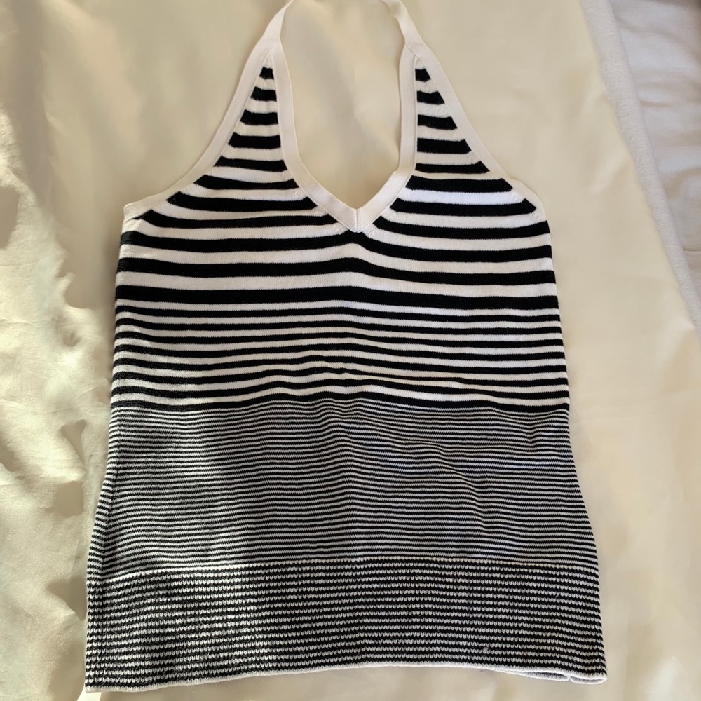 Striped halter top, accentuate your tiny waist!
